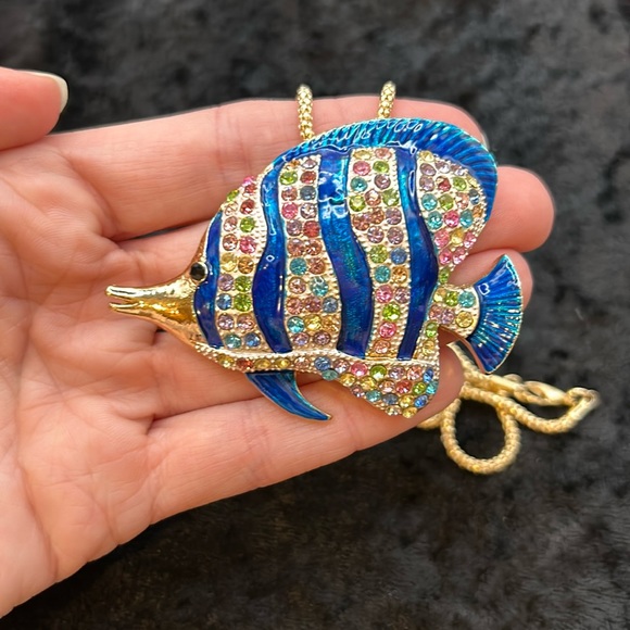 Betsey Johnson Turquoise Stripe Rainbow Fish Rhinestone Pendant Necklace - Picture 4 of 5